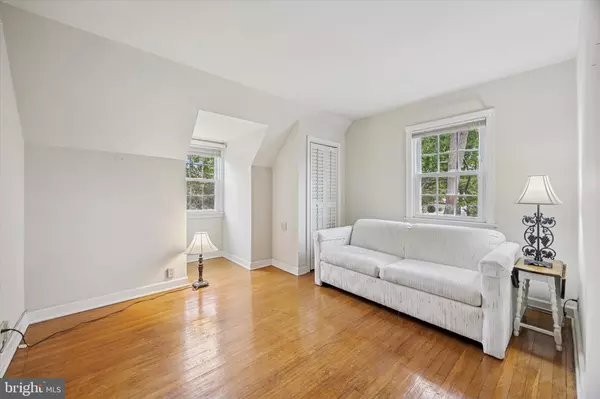 Oreland, PA 19075,300 LORRAINE AVE