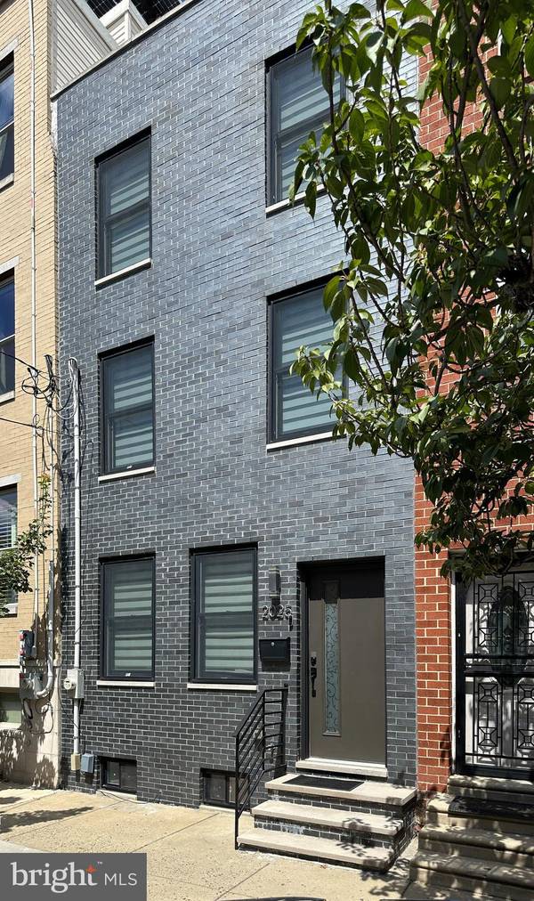 Philadelphia, PA 19146,2025 ELLSWORTH ST