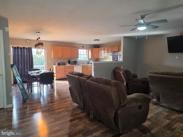 Paw Paw, WV 25434,14 RIVER GLEN RD