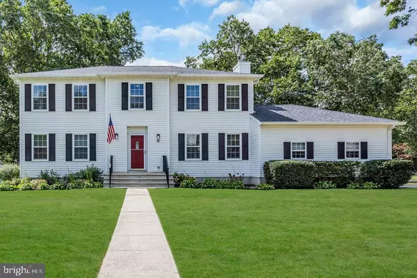 25 APHRODITE DR, Barnegat, NJ 08005