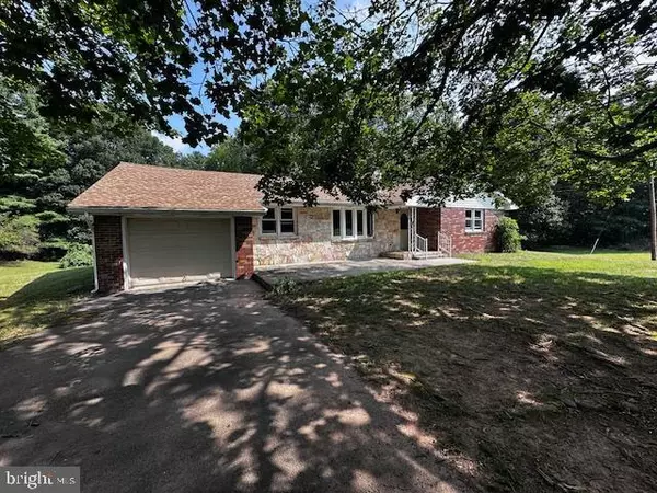 1217 BARTON RD, Breezewood, PA 15533