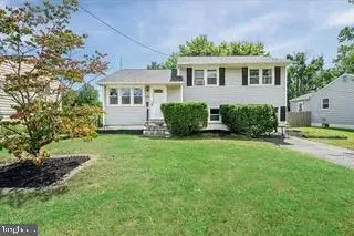 1424 OAK HILL DR, Wilmington, DE 19805