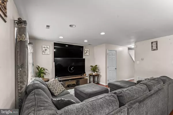 Sicklerville, NJ 08081,18 HIGH MEADOWS DR