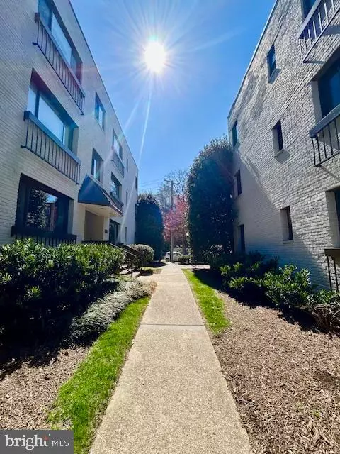 Washington, DC 20007,3819 DAVIS PL NW #1