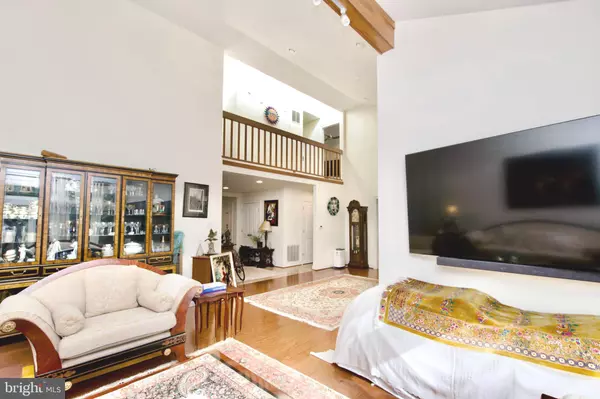 Annandale, VA 22003,8312 UPPER SPRING LN