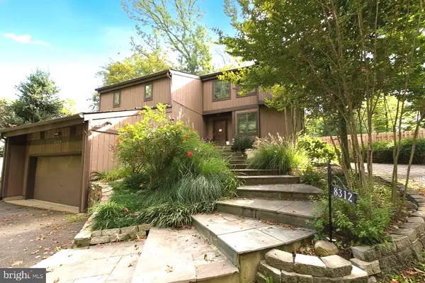 8312 UPPER SPRING LN, Annandale, VA 22003