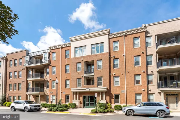 23631 HAVELOCK WALK TER #220, Ashburn, VA 20148