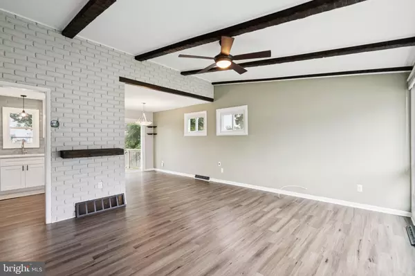 Maple Shade, NJ 08052,81 W WOODCREST AVE