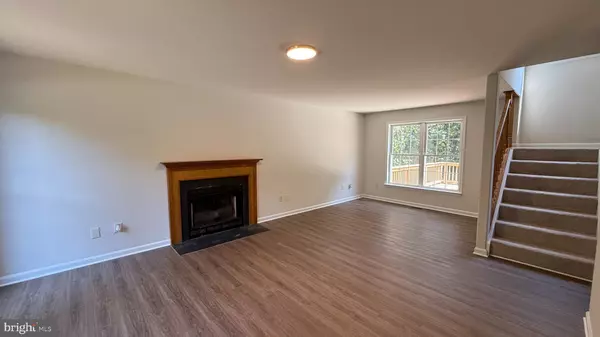 Fredericksburg, VA 22405,2002 MEADOW DR