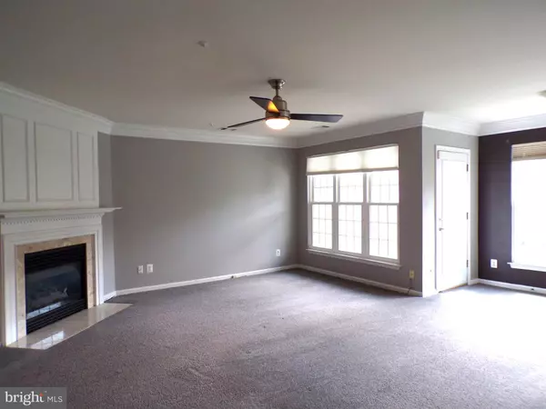 Alexandria, VA 22310,6015 TERRAPIN PL #302