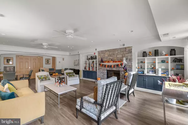 Fairfax, VA 22031,2905 SAINTSBURY PLZ #315