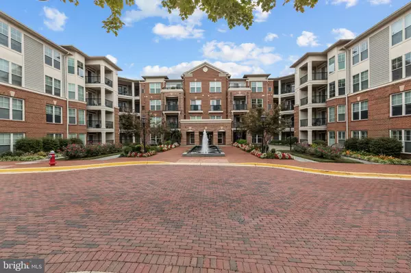 Fairfax, VA 22031,2905 SAINTSBURY PLZ #315