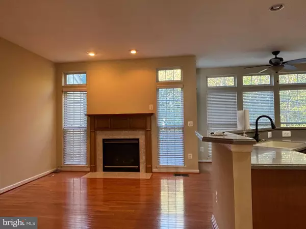 Woodbridge, VA 22191,1538 GROSBEAK CT