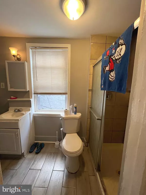 Philadelphia, PA 19121,2023 W OXFORD ST