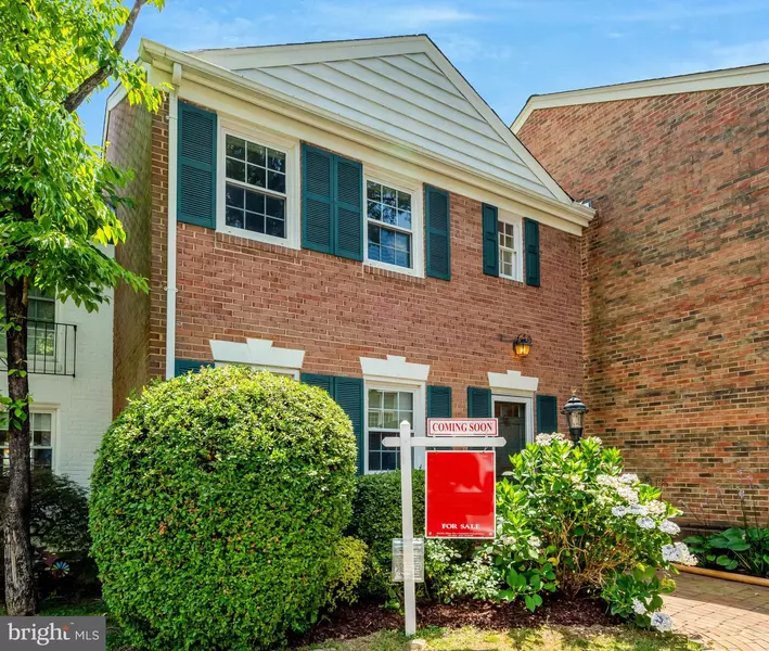 3221 ADAMS CT, Fairfax, VA 22030