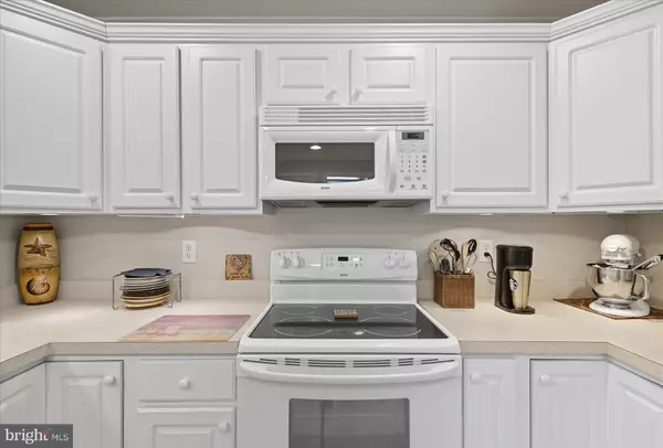 Ocean View, DE 19970,30413 CEDAR NECK RD #206