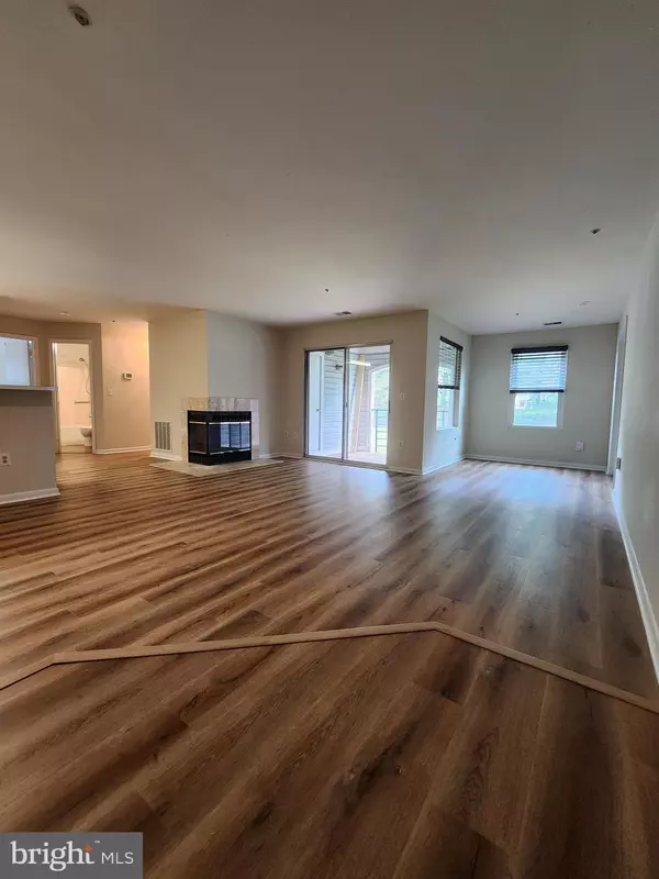 Annapolis, MD 21403,10 GREYSTONE CT #F