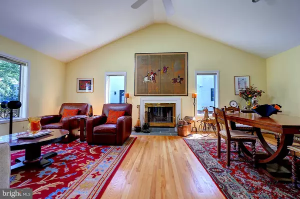 Mclean, VA 22101,1410 CEDAR AVE