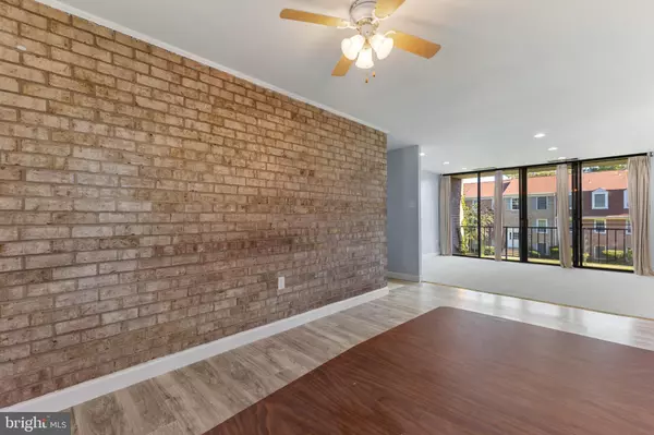 Gaithersburg, MD 20878,776 QUINCE ORCHARD BLVD #102