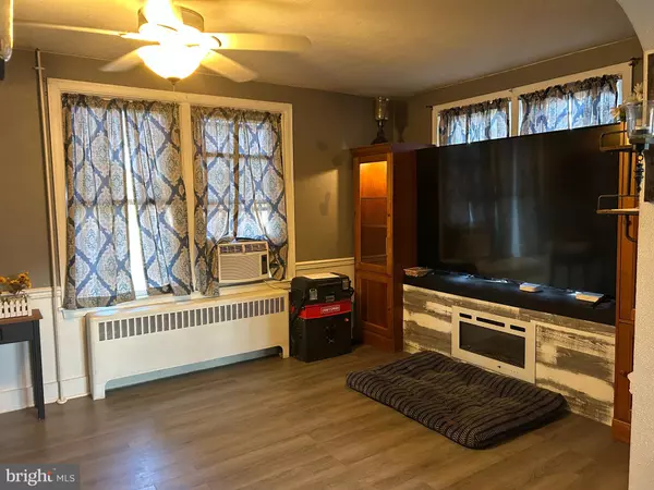 Ephrata, PA 17522,10 E QUEEN ST