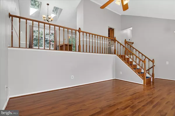 Sterling, VA 20165,18 DUDLEY CT