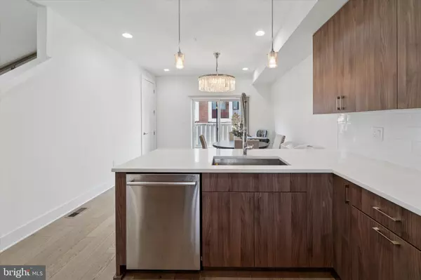 Philadelphia, PA 19123,322 FAIRMOUNT AVE