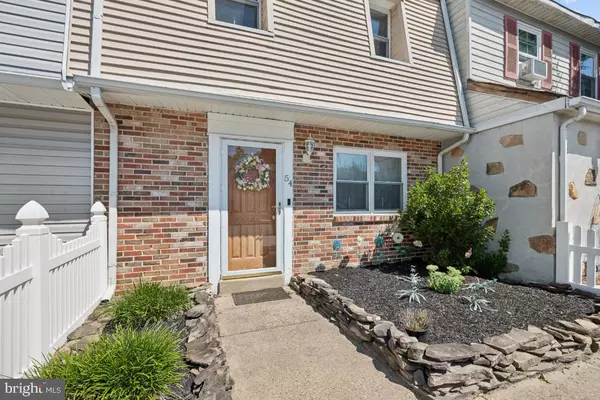 Clementon, NJ 08021,54 COLONIAL SQUARE PL