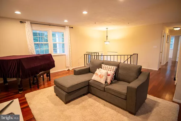 Ellicott City, MD 21042,10038 CHATELAINE CIR