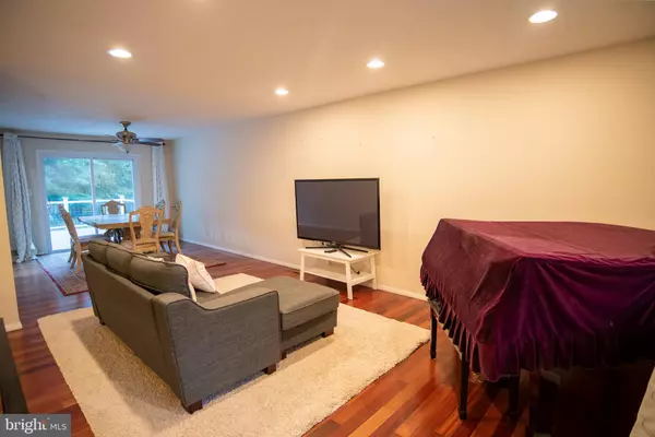 Ellicott City, MD 21042,10038 CHATELAINE CIR