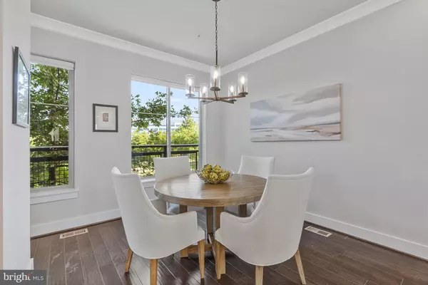 Chantilly, VA 20151,4810 GARDEN VIEW LN