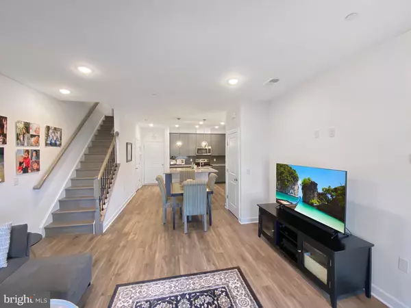 Chantilly, VA 20151,14344 YESLER AVE