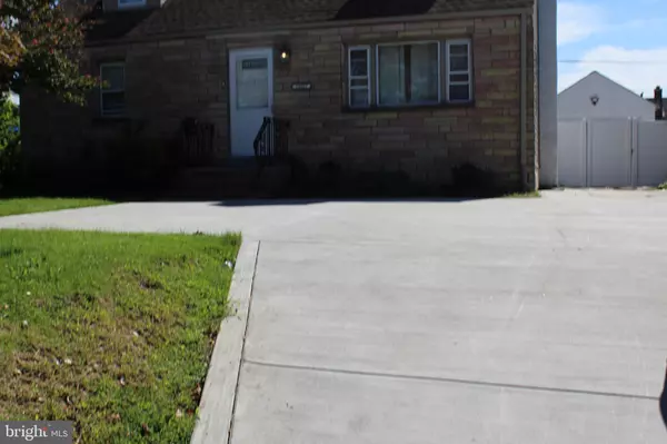 Philadelphia, PA 19116,11017 BUSTLETON AVE