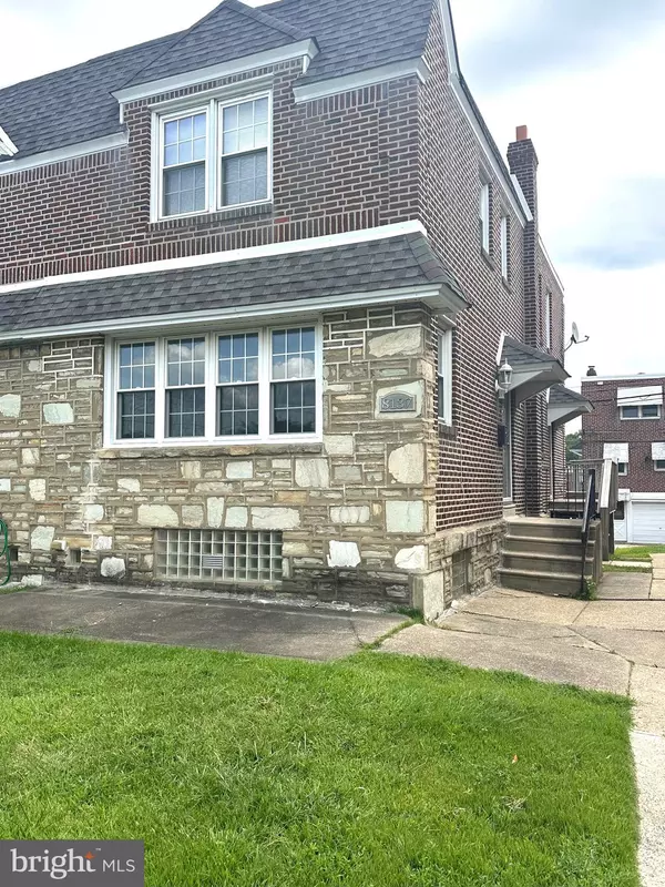 8137 FARNSWORTH ST, Philadelphia, PA 19152