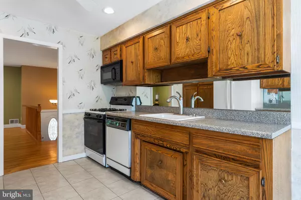 East Brunswick, NJ 08816,9 DOWNING DR