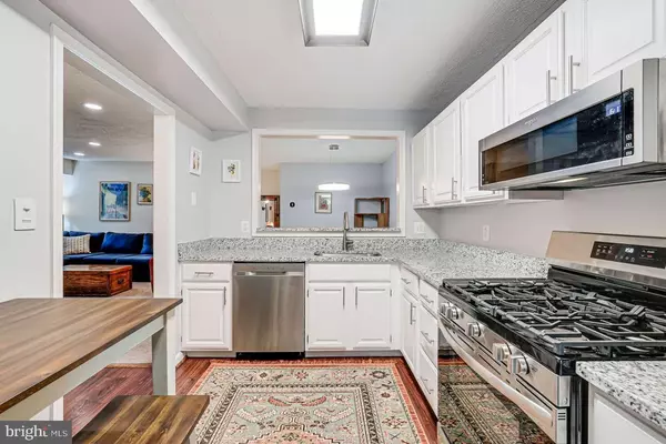Falls Church, VA 22042,7740 WILLOW POINT DR #7740
