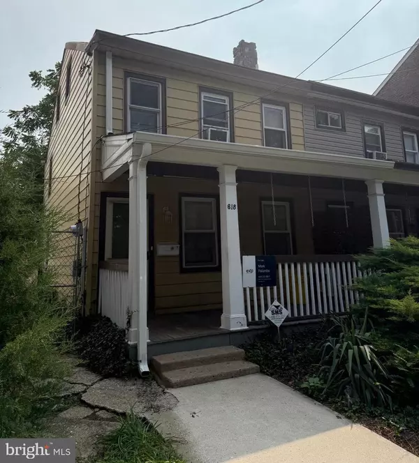 Trenton, NJ 08611,618 CENTRE ST