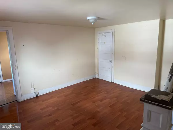 Trenton, NJ 08611,618 CENTRE ST