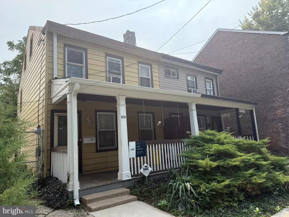 Trenton, NJ 08611,618 CENTRE ST