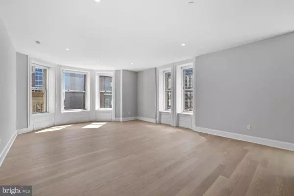 Philadelphia, PA 19102,200 S BROAD ST #924