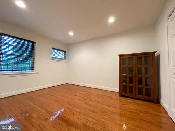 Washington, DC 20002,1738 GALES ST NE