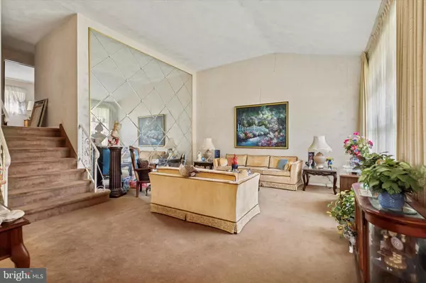 Broomall, PA 19008,400 REDHILL DR