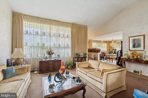 Broomall, PA 19008,400 REDHILL DR