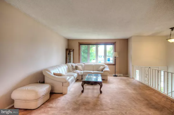 Barrington, NJ 08007,12 LITTLE LN