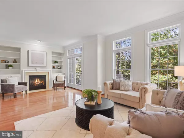 Fairfax, VA 22030,4086 CLOVET DR #32