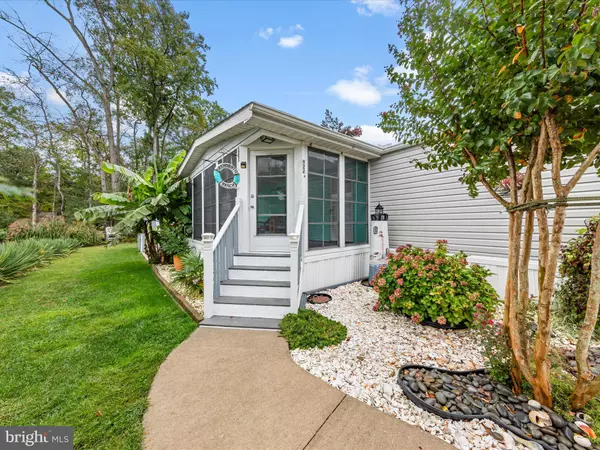 Rehoboth Beach, DE 19971,21233 N ST