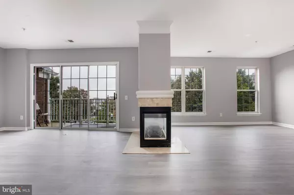 Fairfax, VA 22033,12765 FAIR CREST CT #303