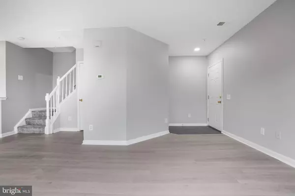 Fairfax, VA 22033,12765 FAIR CREST CT #303