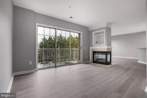 Fairfax, VA 22033,12765 FAIR CREST CT #303