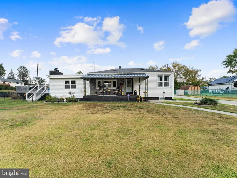 25 W 1ST AVE, Runnemede, NJ 08078