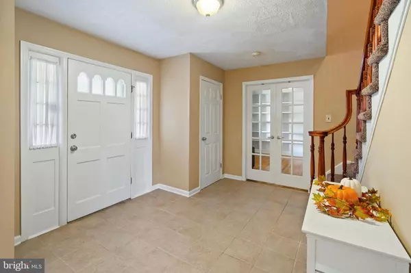 Kendall Park, NJ 08824,9 DONALD AVE